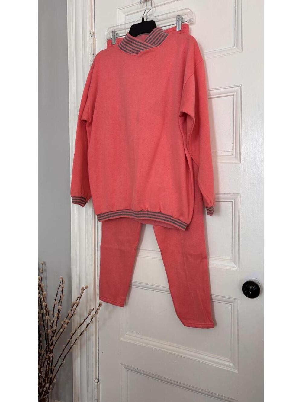 Bold Spirit Coral Lounge Set – Women’s Medium